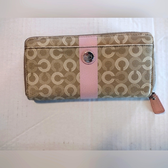 Coach wallet - Picture 1 of 8